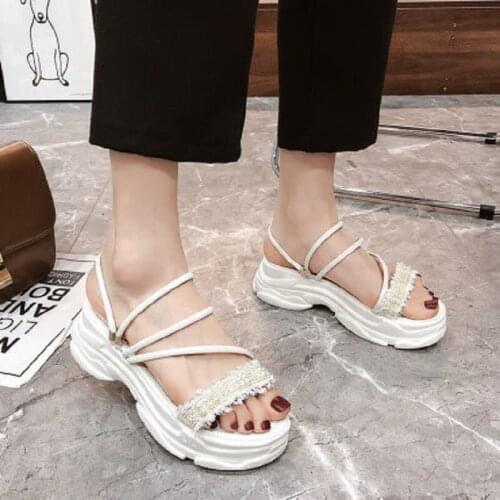 Womens drag 2020 summer new fashion beaded Roman sandals trend light and comfortable high-heeled slippers
