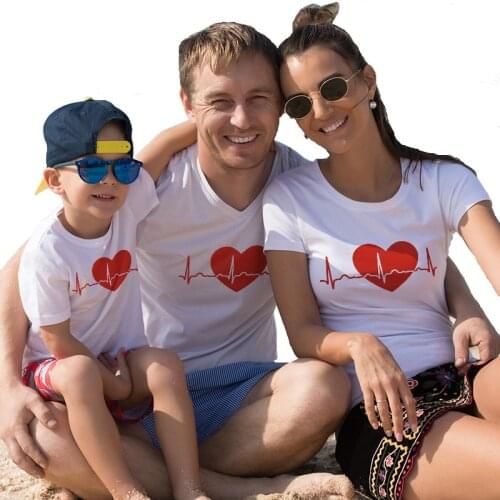 T-shirt For Kids Boy Girl Shirt For Mom Dad Short Sleeve Cotton Heart Printing Clothing For Family Matching Outfits T335X