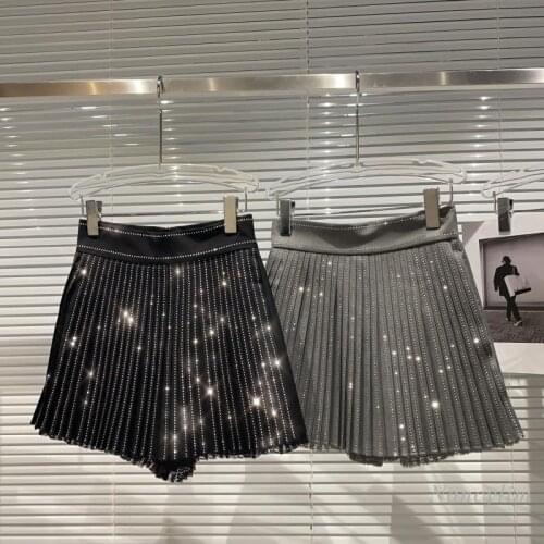 Shiny Rhinestone Shorts Womens 2021 Autumn New Vertical Hot Drill Lace Edge Pleated Pantskirt Short Femm Grey Black