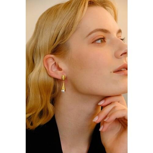 Women Jewelry Faux Pearl Water Drop Earrings Brass With 18K Gold Punk Party Gown Runway Rare South Korean Japan Boho Hiphop