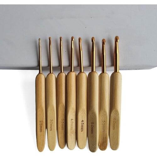 8Pcs Mix Size 2.5MM-6MM Crochet Hook Knit Weave Yarn Craft Knitting Needle Bamboo Handle Knitting Hooks Needles Tools