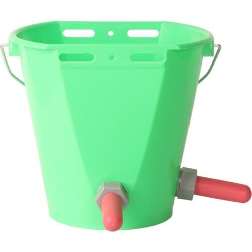 Plastic Calf Feeding Milk Bucket with 5pcs Feed Food Grade Rubber Nipples