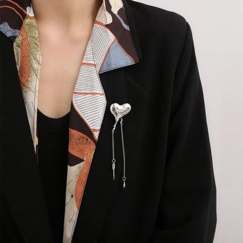 Lifefontier Vintage Tassel Love Heart Brooch Pins for Women Unique Gold Silver Color Metal Irregular Heart Brooch Jewelry Gift