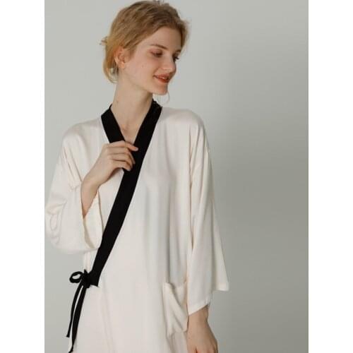 2021 Womens Summer White Satin Kimono Robes Long Home Clothes Three Quarter Sleeve Sleepwear Thin Bathrobe Dressing Gown