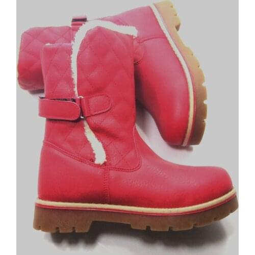RED KIDS BOOTS. WATERPROOF. 1. QUALITY. RUBBER SOLE. DOES NOT SLIP ON SNOW. 32.33 NUMBERS. NEW SEASON WINTER BOATS..FOR GIRLS