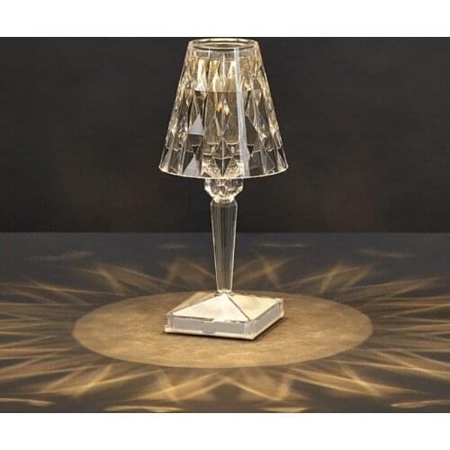 Diamond table lamp USB rechargeable acrylic cut decorative lamp bedroom bedside crystal table lamp wedding decoration lantern