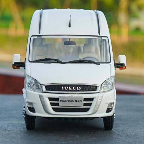 1:24 SAIC Nanjing Iveco Business Car Model Alloy Metal Diecast Vehicle Toy Collection Gift Display Decoration Souvenir Ornaments