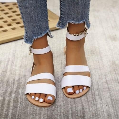Summer ladies casual shoes Roman retro open-toed sandals Beach slippers Flat buckle sandals Simple black womens shoes