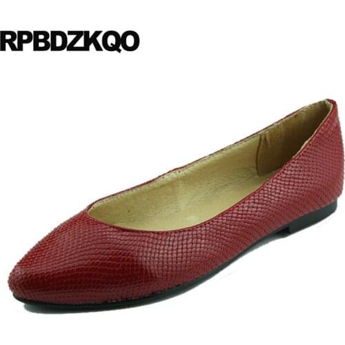 Korean Flats Black Large Size 9 Designer Shoes China Slip On Pointed Toe Work Navy Blue Chinese Snake Ladies 2021 Women Red Wine