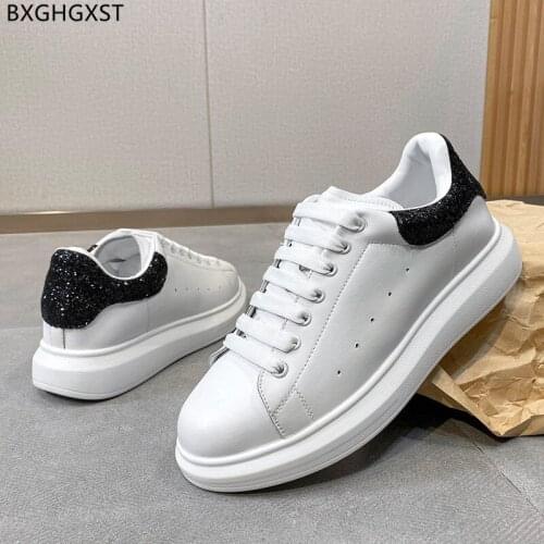 White Man Sneakers Luxury Brand Leather Casual Shoes Men Running Shoes for Man 2021 Bling Sport Shoes Men Zapatillas De Hombre