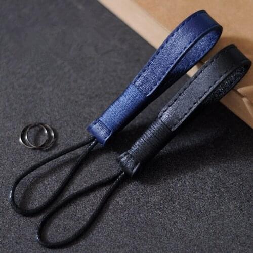 Key ring keychain for BMW key chain motorcycle keychain leather simple and durable does not hurt the car key