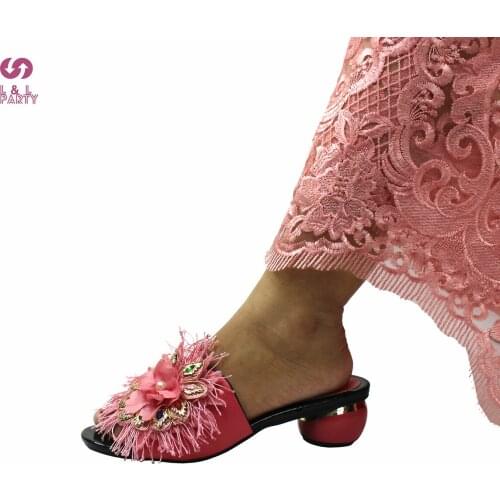 Popular Wedding Party Shoes in Pink Color New Coming 2021 Special Design Italian Women Slipper with Appliques for Women