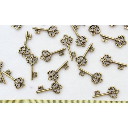 600pcs Skeleton Keys Vintage Keys Antique Bronze tone plated Pendants Charms kitsch little wedding embellishement