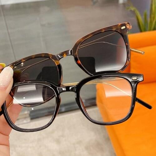 SO&EI Fashion Square Women Sunglasses Retro Rivets Decoration Clear Anti-Blu-ray Glasses Frame Men Shades UV400 Sun Glasses