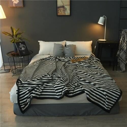 Thicken bedspread blanket 200x230cm High Density Super Soft Flannel Blanket to on for the sofa/Bed/Car Portable Plaids