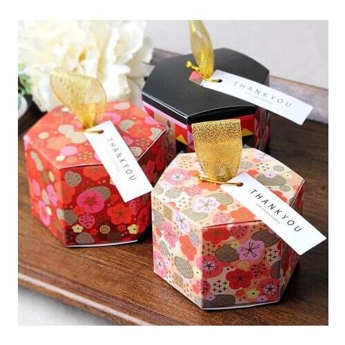 50pcs Plum Blossom Flower Gift Boxes Folding Paper Box Wedding Favor Candy Box Packaging for Sweets Party Candy Box