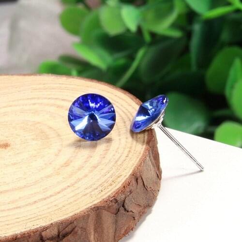 SEVEN GIRL Stud Earrings