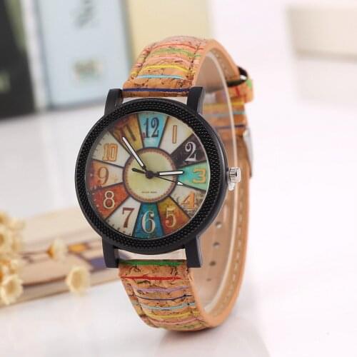 Womens Watch Male Female Quartz Men Watches Harajuku Graffiti Pattern Leather Band Analog Vogue Wrist Ladies Girls Clock Gifts