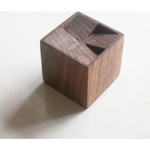 Handmade wooden Essential Oil Diffuser Solide wood Rubiks cube (Help the essential oil emit the fragrance) size:5*5*5cm