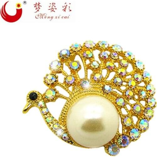 MZC New Trendy Gold Round Crystal Imitation Pearl Peacock Metal Brooch Animal Brooches for Womens Male Lapel Pin Broche Jewelry