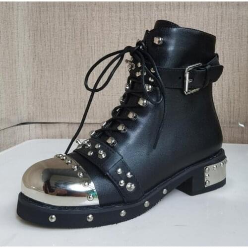 2021 New Womens Motorcycle boots Genuine leather Autumn winter Flat heel Womens Shoes Belt buckle Lace up Martin Short boots