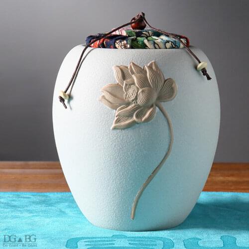 Cremation Urn Sealed Funeral Ashes Urns Ceramics Matte Surface Exquisite Relief Wooden Cloth Plug Pet Memorial Safe Packing