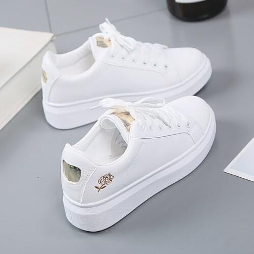 Women Casual Shoes New Spring Women Shoes Fashion Embroidered White Sneakers Breathable Flower Lace-Up Woman Vulcanize Shoes