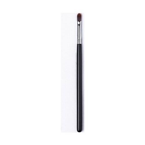 M236 Professional Makeup Brushes Resilient Synthetic Fiber Concealer Lip Brush Black Handle Cosmetic Tools Make Up Brush