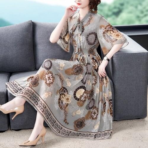 2020 Spring Summer New Hot Women Print Pleated Chiffon Dress Fashion Female Casual Butterfly Sleeve Stand Collar Basic Dresses