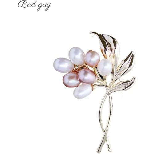 Freshwater Pearls Zircon Brooch Pin for Womens Flower-shape Brooch Jewelr for Women Cute Metal Plant Weddings Party Office Gift