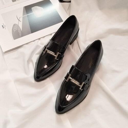 Pointed Toe Metal Decoration Women Flats Slip on Casual Thick Heels Women Shoes Solid Leather Loafers Students Shoes for Women