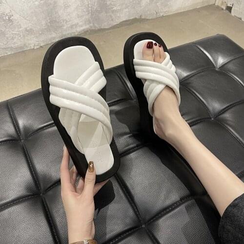 New Sandals Womens Summer New Fashion Womens Sandals 2021Womens Beach Luxury Slippers Low Comfort