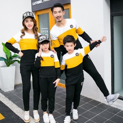 Family Christmas Pajamas Sweaters Mommy Girls Knitted Pullovers Family Matching Clothes Korean Mama Love Baby Child Winter Sets