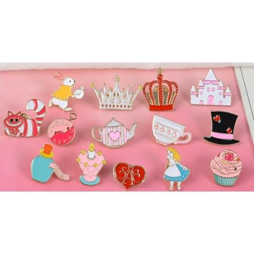 Queen Alice Enamel Lapel Pins Fairy Tale Brooches for Women Cute Hat Cupcake Badges Jewelry Accessories Gift for Friends