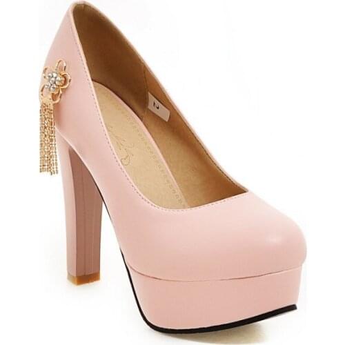 In the spring of 2018 the new fashion waterproof Taiwan high with shallow mouth round head joker sheet thick