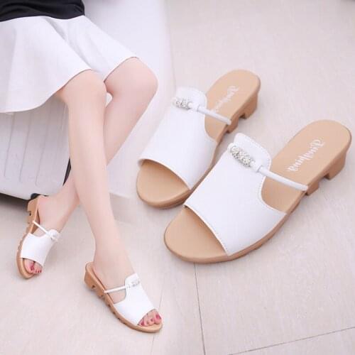 2021 Summer New Slope Heel Slippers WomenS Outer Wear Thick Bottom One Word Drag Flat Bottom Fashion All-Match Sandals Non-Slip