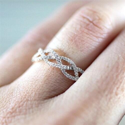 Huitan Chic Wedding Rings for Women Twist Bands Design Temperament Fashion Rings High Quality Silver Color Brilliant CZ Jewelry