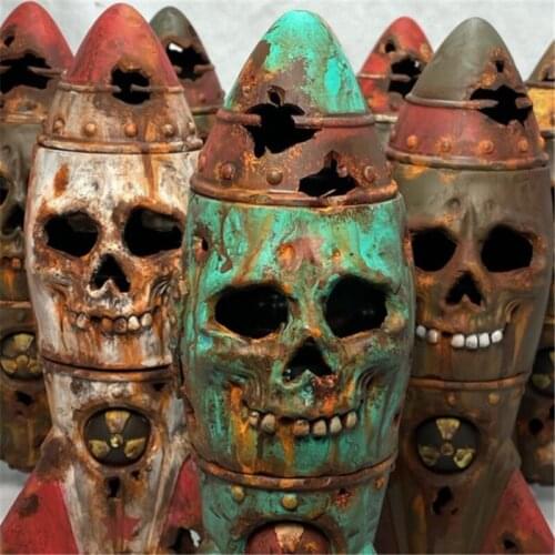 2021 New Halloween The Skull Bomb Resin Ornament Small Nuclear Warhead Decor Festival Party Home Decoration Jardin Desktop Decor