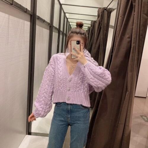 2021 New Fashion Artificial Jewelry Button Knitted Cardigan Coat Woman Cardigan Sweater V-neck Short Jacket