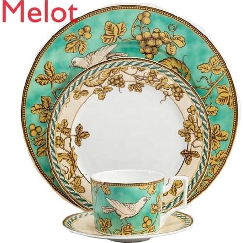 Factory Supply China Plate Beautiful 4pcs European Style Ceramic Wedding Porcelain Dinnerware Set Tableware Fancy Dinner Plates