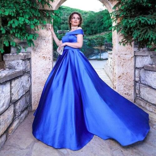 2021 Royal Blue Off Shoulder Satin Evening Dresses Long Sleeveless Corset Back Formal Party Gowns Robe De Soiree