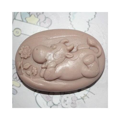 Free shipping handmade soap silica gel mould candle soap mould silicone mold for DIY COW
