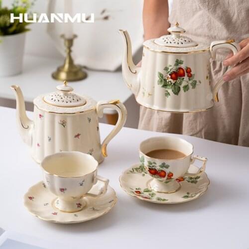 European Luxury Porcelain Tea Cup Set Creative Ceramic Pot Strawberry Flower Print Teapot Mug Retro Low/High Tea Accessories