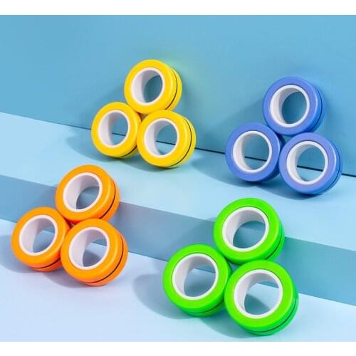 New magnetic arm Bracelet toys vibrato finger magnetic gyroscope decompression artifact magnetic bracelet ring