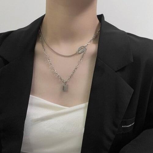 U-Magical Asymmetry Pig Nose Chain Square Geometric Pendant Necklace for Women Letter Chunky Chain Metallic Necklace Jewelry