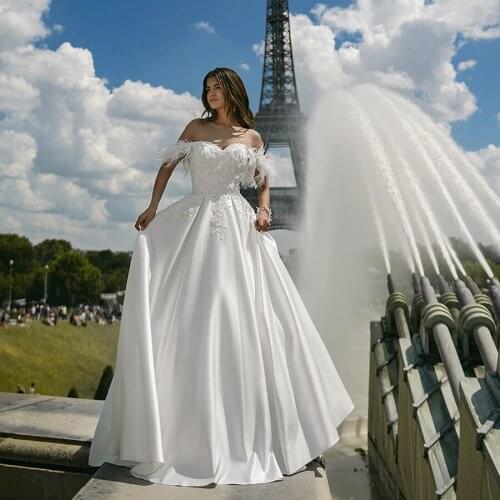 2020 Feather White Satin Wedding Dress Sweetheart with Cap Sleeve Custom Made Lace UP Back Bridal Gowns