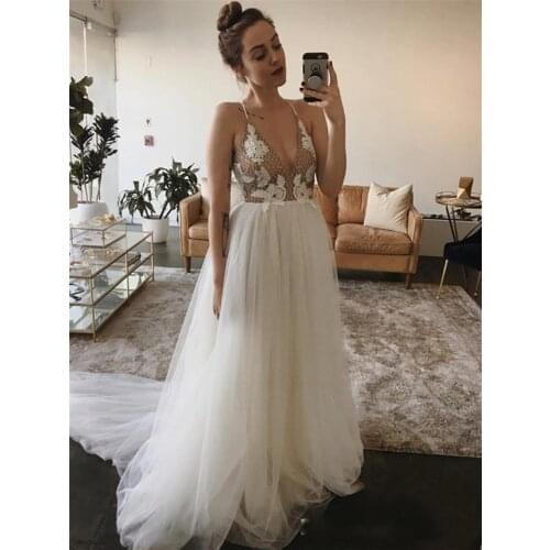 Sexy Spaghetti Straps Wedding Dresses Flower Appliques Lace Champagne Top A Line Soft Tulle Boho Bridal Gowns Vestido De Noiva