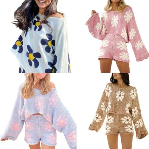 Women’s 2 Piece Fall Outfits, 2021 new Fashion Long Sleeve Off Shoulder Floral Knit Tops + Zip Up Shorts Set