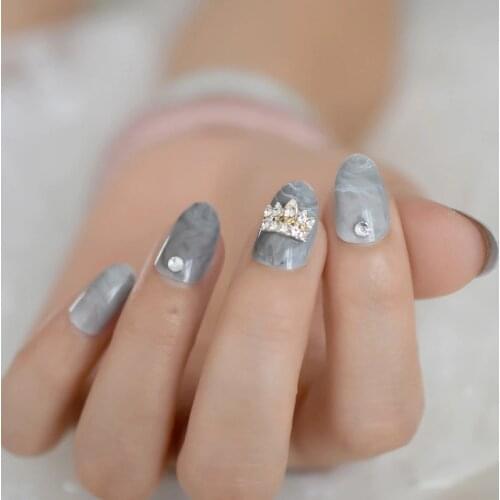 3D Crown Queen Grey False Nails Marble Grandma Gray 24pcs Short Round Fake Nails Customize Pre Design Press on UV Nail Tips