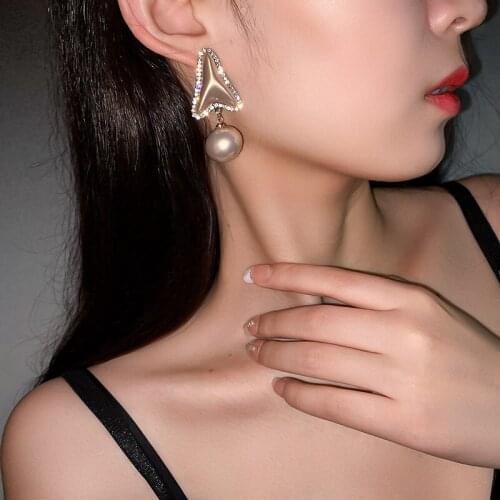 Hot selling exaggerated jewelry with irregular pearl long earrings with rhinestones 2021 new earrings for women party gifts